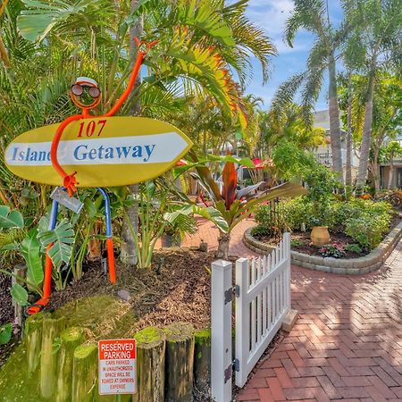 Sea Gem One Bed One Bath Charmer Steps To Beach Bradenton Beach Εξωτερικό φωτογραφία